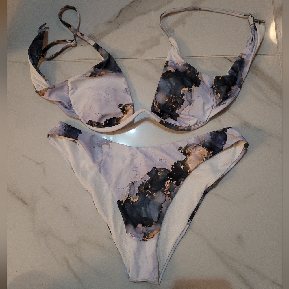Marbled bikini with mesh coverup